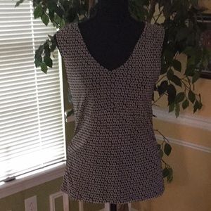 Black & White Patterned Sleeveless Blouse In Excellent Condition. Size Small.